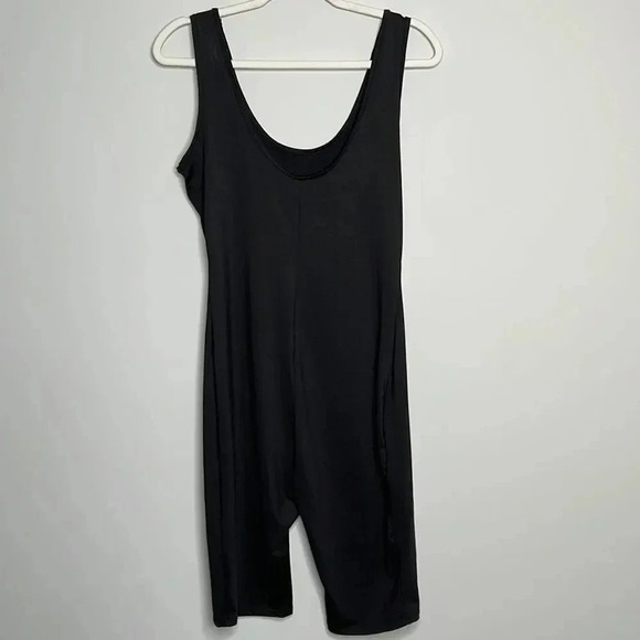 Vitique Black One Piece Shorts Romper - Picture 6 of 6